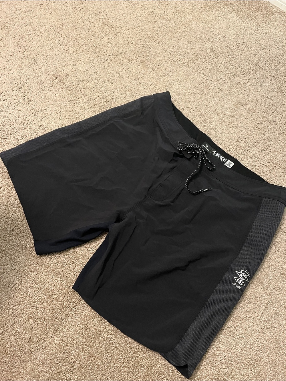 Rip Curl Black Men's Board Shorts with Subtle Side Panels 38 - Picture 2 of 7